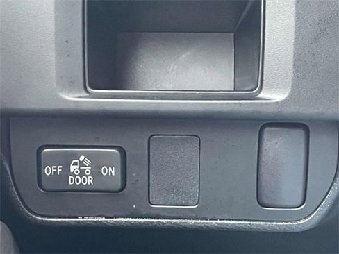 Used 2017 Toyota Tacoma SR5 image 23