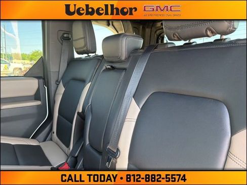 Used 2023 Ford Bronco Wildtrak AWD/4WD image 17