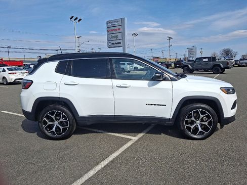 Used 2024 Jeep Compass Limited image 26
