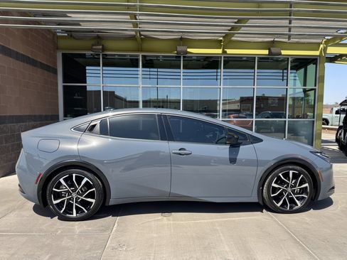 Used 2024 Toyota Prius Prime Premium image 9