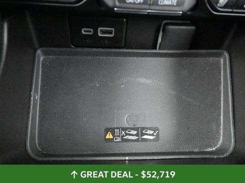 Used 2024 GMC Yukon XL SLT AWD/4WD image 42