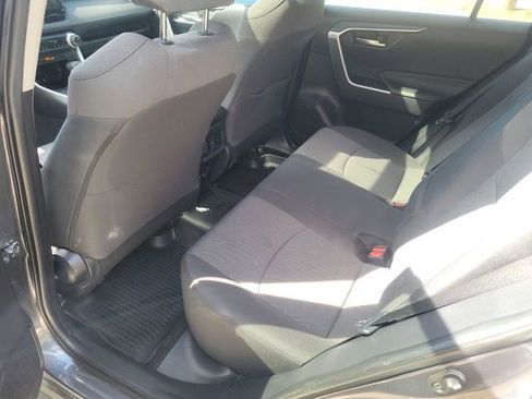 Used 2019 Toyota RAV4 XLE image 3