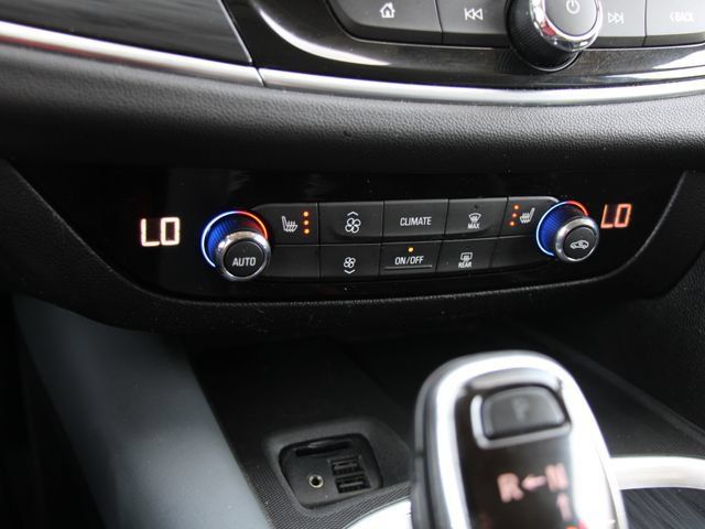 Used 2020 Buick Enclave Essence FWD image 22