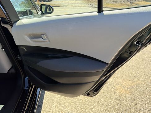 Used 2025 Toyota Corolla LE image 16