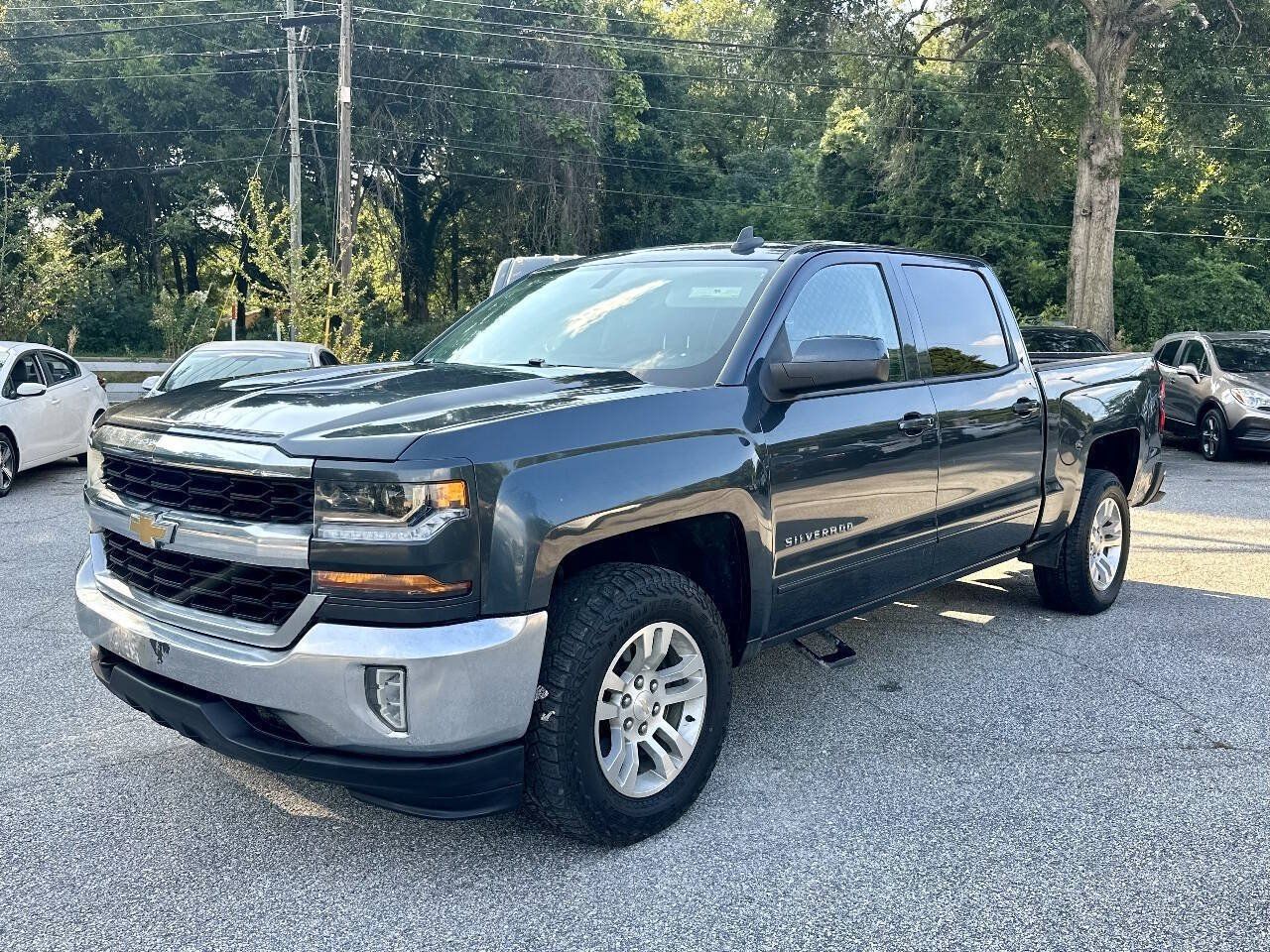 Used 2018 Chevrolet Silverado 1500 LT w/ All Star Edition AWD/4WD image 3