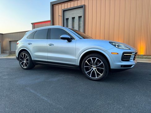 Used 2019 Porsche Cayenne AWD/4WD image 5