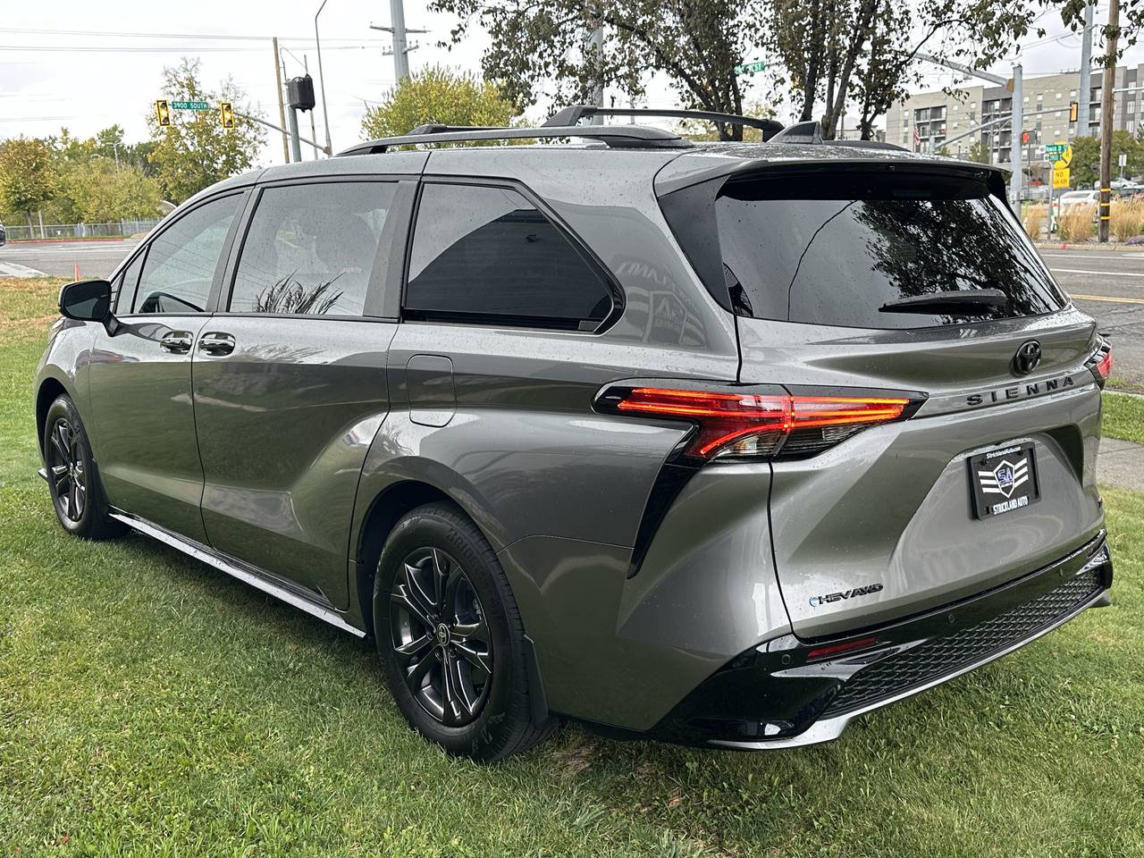Used 2026 Toyota Sienna XSE AWD/4WD image 9