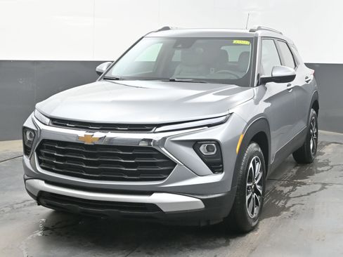 New 2026 Chevrolet TrailBlazer LT w/ LT Cold Weather Package FWD image 4