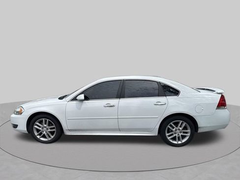Used 2011 Chevrolet Impala LTZ FWD image 9