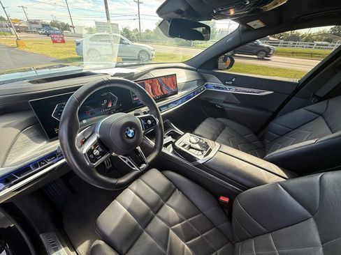Used 2025 BMW 740i xDrive AWD/4WD image 14