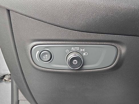 Used 2023 Chevrolet Equinox LS w/ LS Convenience Package image 22