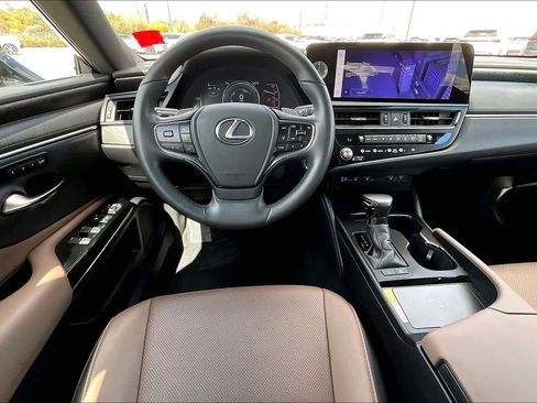 Used 2024 Lexus ES 300h w/ Premium Package image 6