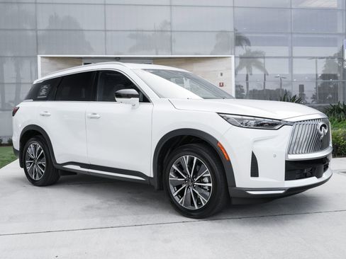 Certified 2026 INFINITI QX60 Luxe w/ Cargo Package FWD image 2