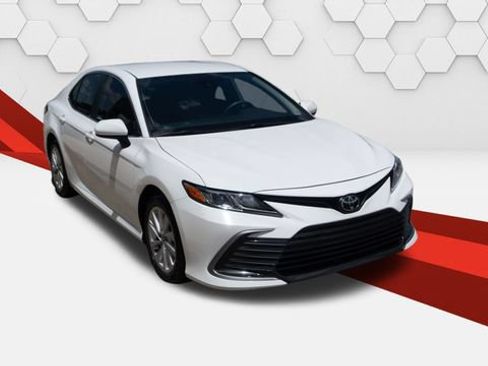 Used 2024 Toyota Camry LE FWD image 8