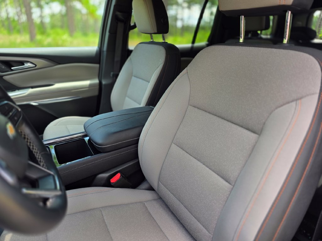 Used 2026 Chevrolet Traverse LT w/ Driver Confidence Package FWD image 14