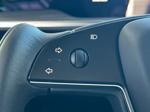 Used 2022 Tesla Model X image 29