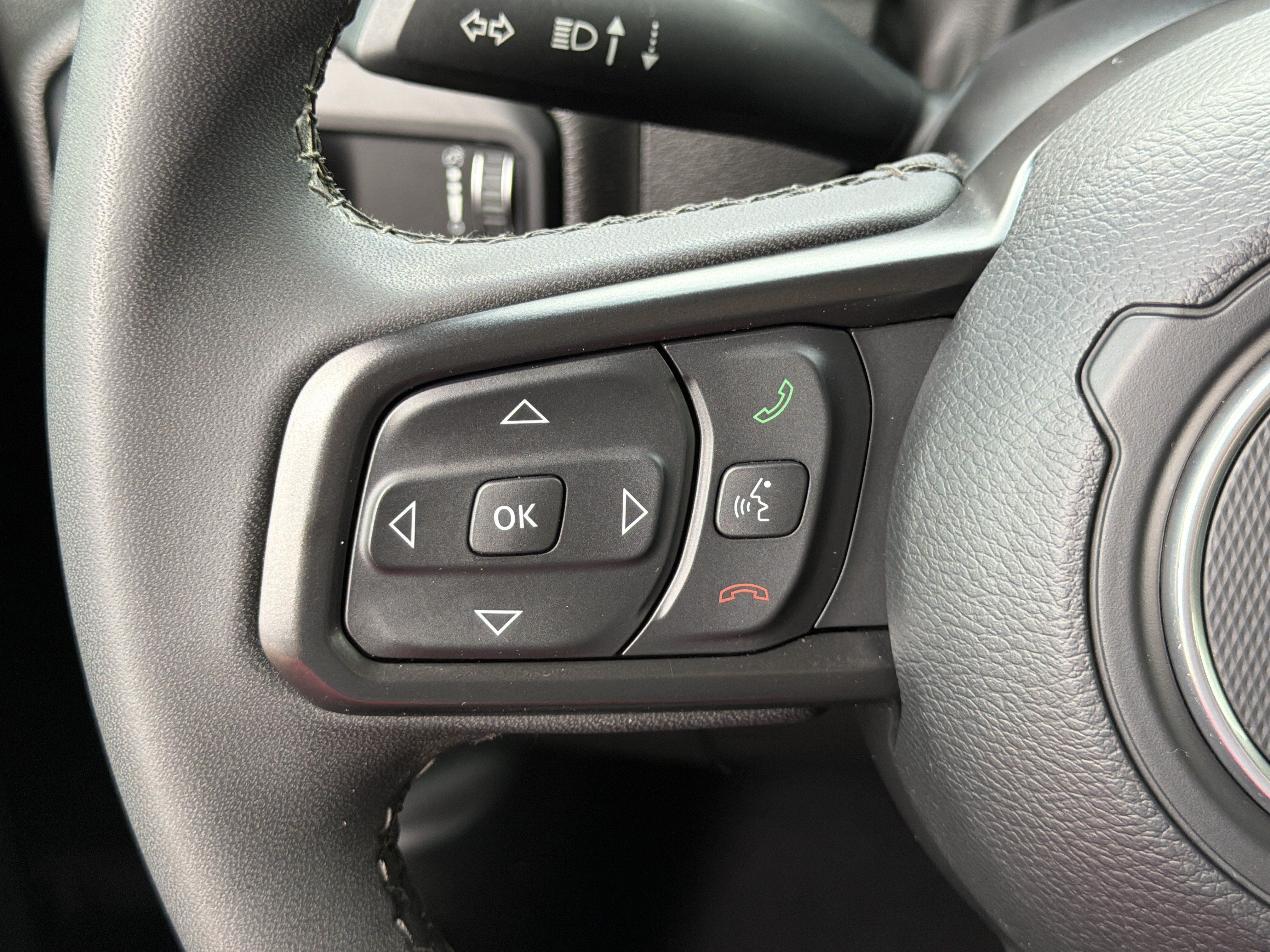 Used 2023 Jeep Gladiator Sport AWD/4WD image 29