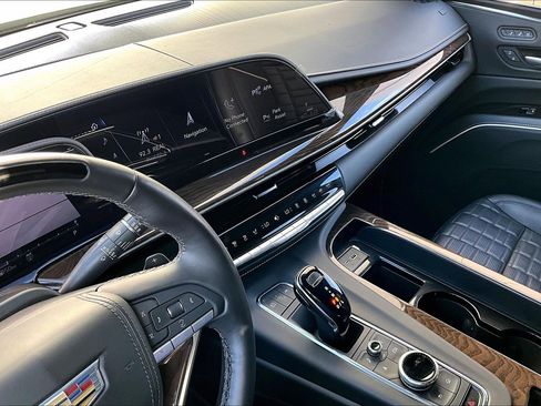 Used 2024 Cadillac Escalade Sport Platinum image 33