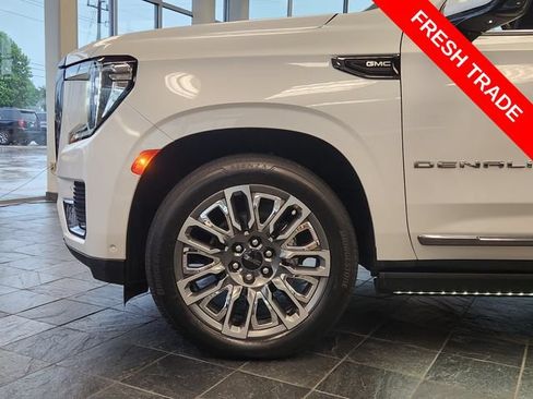Used 2024 GMC Yukon XL Denali Ultimate AWD/4WD image 8