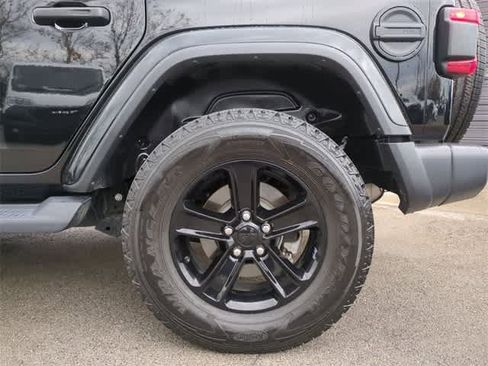 Used 2019 Jeep Wrangler Unlimited Sahara image 13