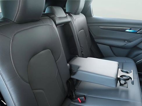 New 2025 VinFast VF 8 Eco image 24