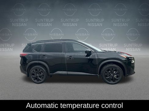 Used 2023 Nissan Rogue SV w/ SV Premium B Package FWD image 8