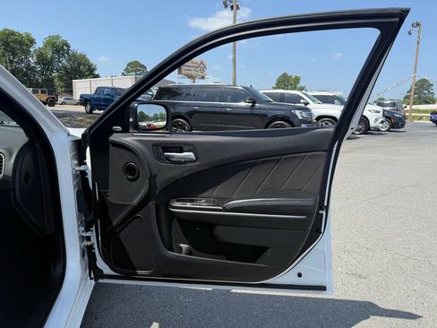 Used 2023 Dodge Charger SXT RWD image 28