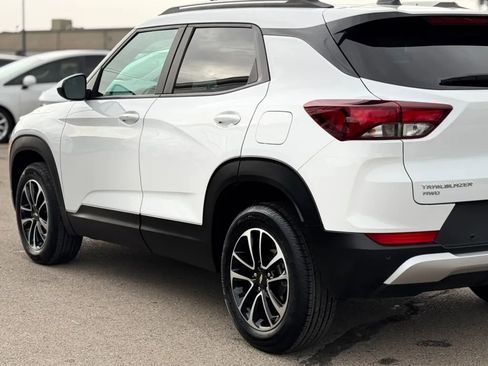 Used 2024 Chevrolet TrailBlazer LT w/ LT Cold Weather Package image 33