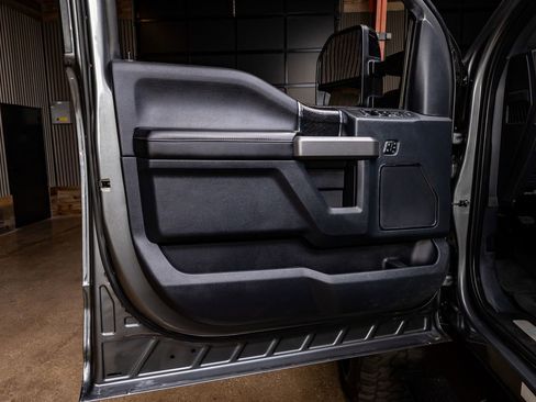 Used 2022 Ford F450 Platinum w/ FX4 Off-Road Package image 34