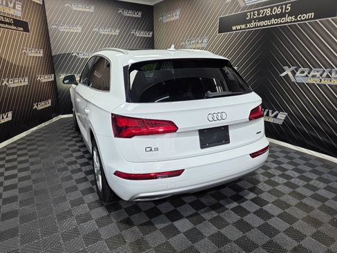 Used 2019 Audi Q5 2.0T Premium w/ Convenience Package image 11