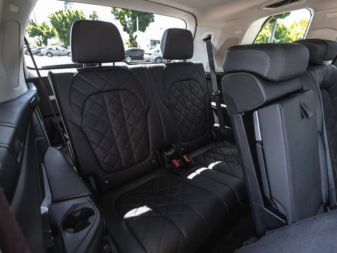 Used 2024 BMW X7 xDrive40i AWD/4WD image 32