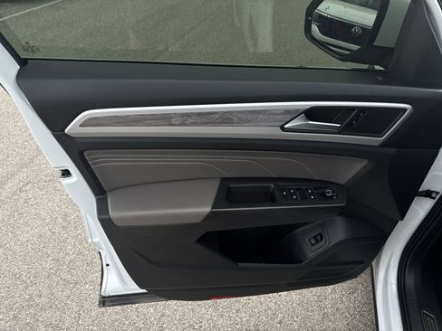 Used 2023 Volkswagen Atlas Cross Sport SE image 21