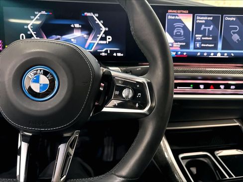 Used 2023 BMW i7 xDrive60 AWD/4WD image 21