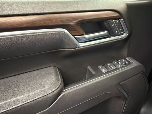 Used 2025 GMC Sierra 1500 SLT image 34