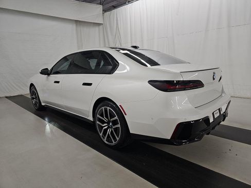 Used 2023 BMW 740i image 6