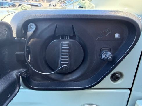 Used 2023 Jeep Wrangler Unlimited Sahara AWD/4WD image 49