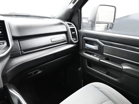 Used 2024 RAM 2500 Big Horn w/ Off Road Package AWD/4WD image 16