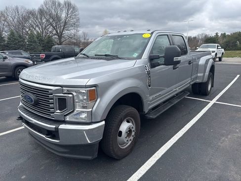 Used 2022 Ford F350 XLT image 2