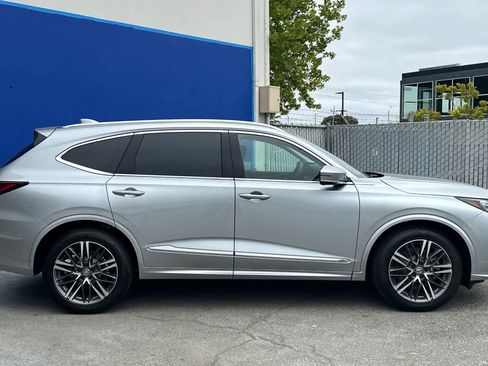 New 2026 Acura MDX SH-AWD w/ Advance Package image 3
