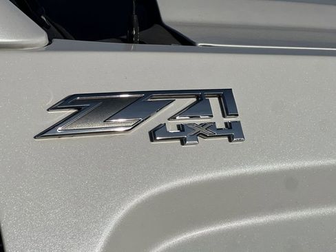 Used 2017 GMC Sierra 1500 SLT w/ SLT Premium Package image 21