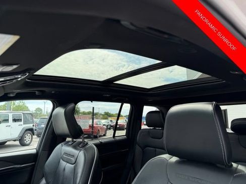 Used 2023 Jeep Grand Cherokee Overland w/ Advanced Protech Group III AWD/4WD image 32