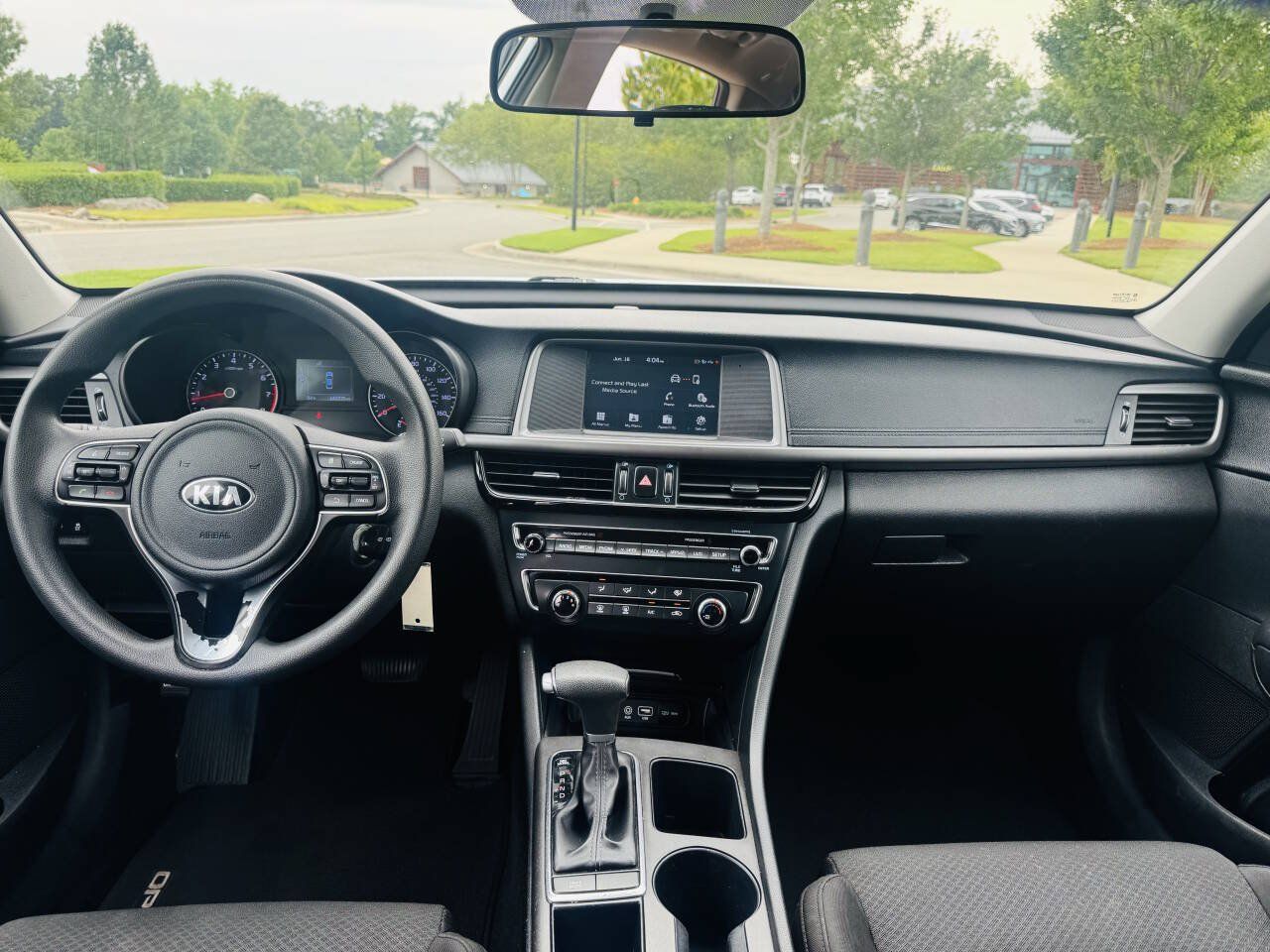 Used 2018 Kia Optima LX FWD image 9