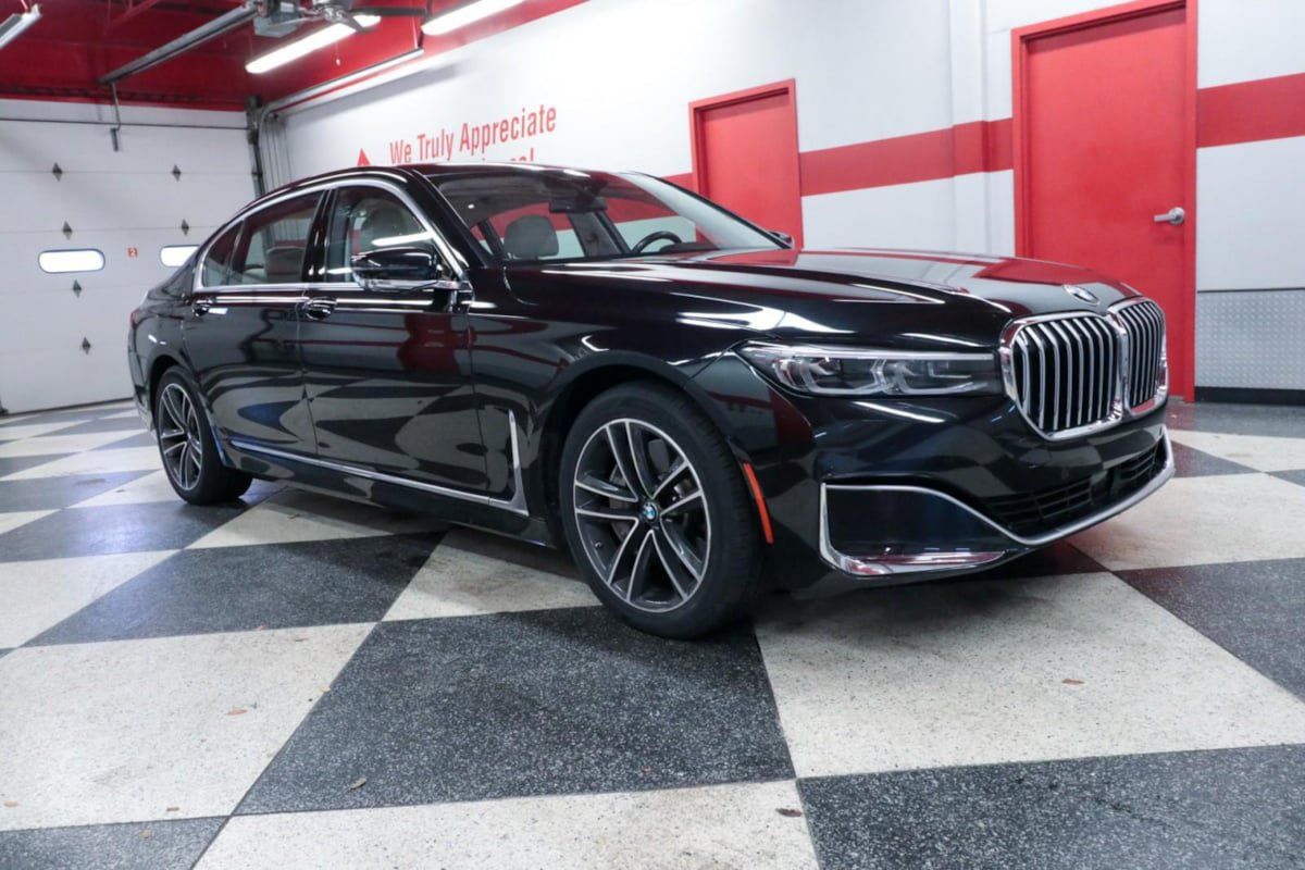 Used 2020 BMW 750i xDrive w/ Executive Package AWD/4WD image 2