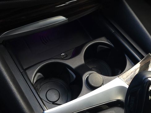 Used 2023 BMW 530e xDrive w/ Premium Package image 49