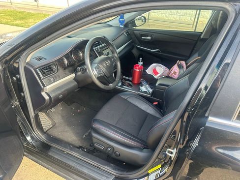 Used 2017 Toyota Camry LE image 13