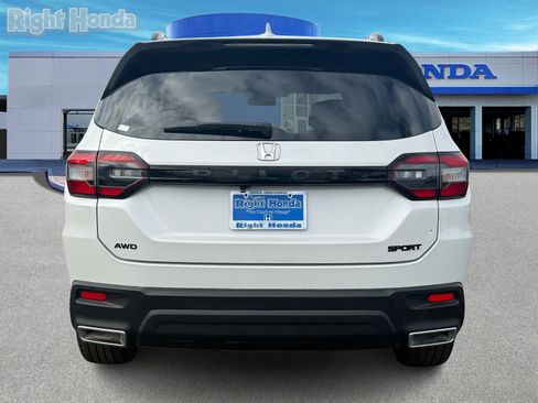 Certified 2023 Honda Pilot Sport image 6