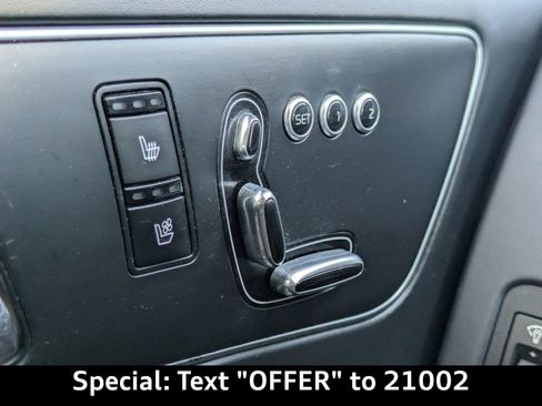 Used 2016 Kia K900 Luxury image 24