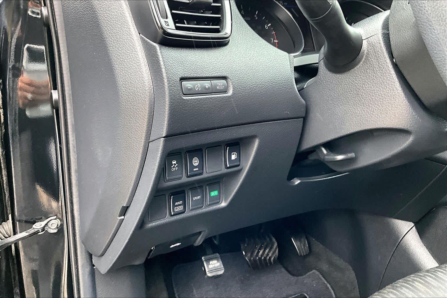 Used 2019 Nissan Rogue S AWD/4WD image 36