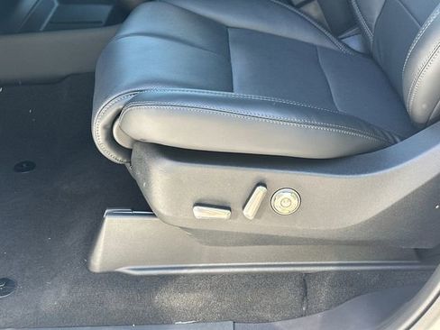 New 2026 Lincoln Navigator L Reserve image 11