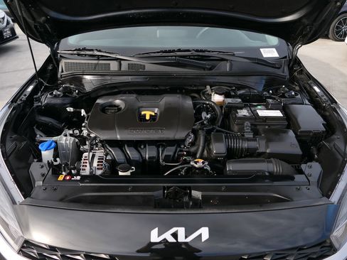 Used 2023 Kia Forte LXS w/ LXS Technology Package image 28